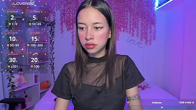 Snapshot of cat_kitty18_ chatting on 12.28.24 cat kitty18 online show from 12.28.24