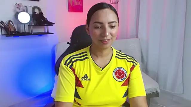 Emmi Cam online show from 07.07.26