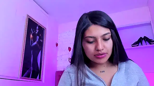 SarahStones online show from 10.02.25