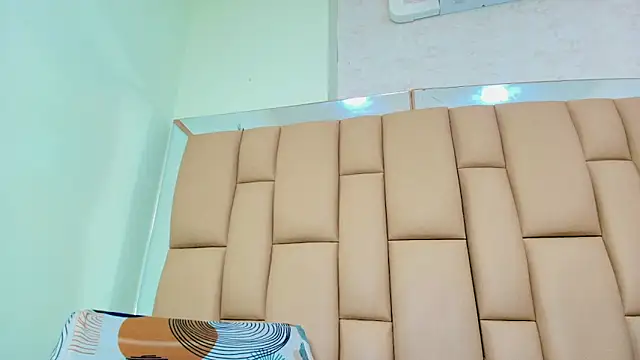 Snapshot of mss_samy chatting on 09.18.25 mss samy online show from 09.18.25