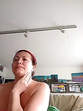 Snapshot of MariaAnaSunshine chatting on 09.16.25 MariaAnaSunshine online show from 09.16.25