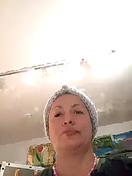 Snapshot of MariaAnaSunshine chatting on 09.24.25 MariaAnaSunshine online show from 09.24.25