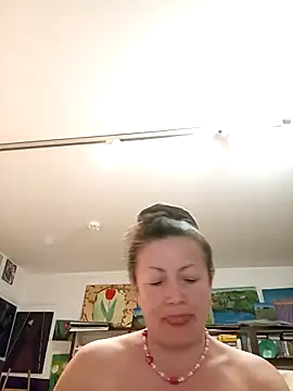 Snapshot of MariaAnaSunshine chatting on 09.25.25 MariaAnaSunshine online show from 09.25.25