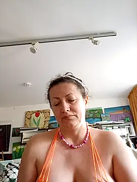 Snapshot of MariaAnaSunshine chatting on 09.27.25 MariaAnaSunshine online show from 09.27.25