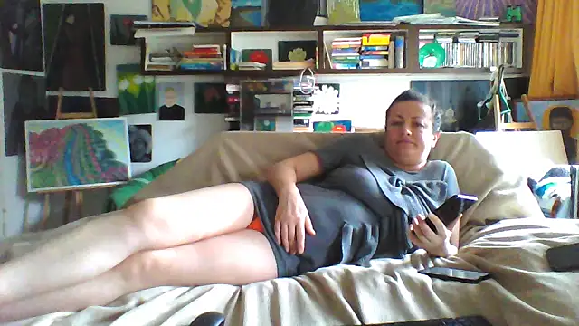 Snapshot of MariaAnaSunshine chatting on 10.10.25 MariaAnaSunshine online show from 10.10.25