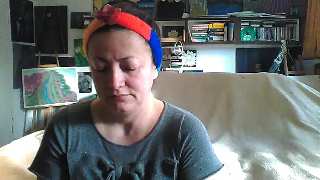 Snapshot of MariaAnaSunshine chatting on 10.21.25 MariaAnaSunshine online show from 10.21.25