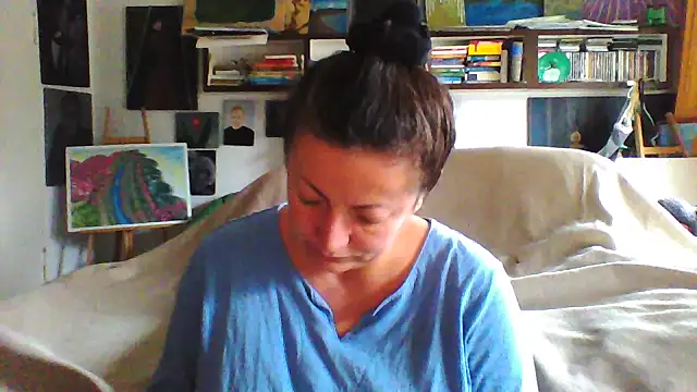 Snapshot of MariaAnaSunshine chatting on 10.24.25 MariaAnaSunshine online show from 10.24.25