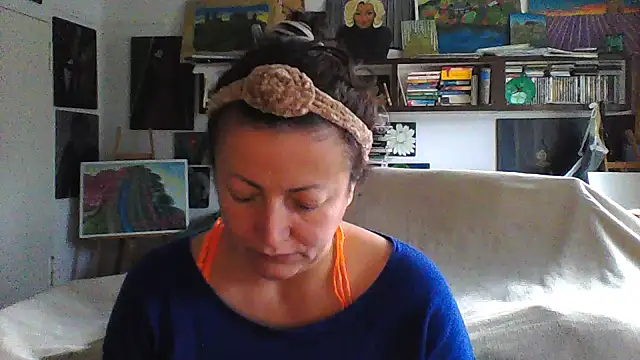 Snapshot of MariaAnaSunshine chatting on 10.30.25 MariaAnaSunshine online show from 10.30.25