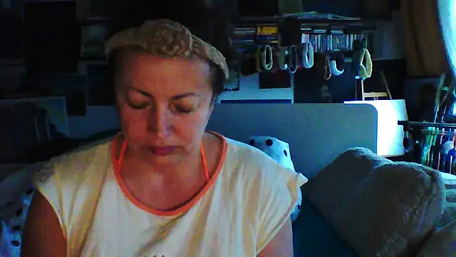 Snapshot of MariaAnaSunshine chatting on 11.10.25 MariaAnaSunshine online show from 11.10.25