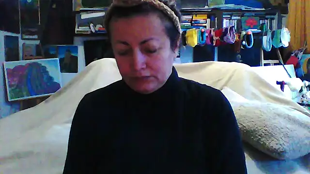 Snapshot of MariaAnaSunshine chatting on 11.24.25 MariaAnaSunshine online show from 11.24.25