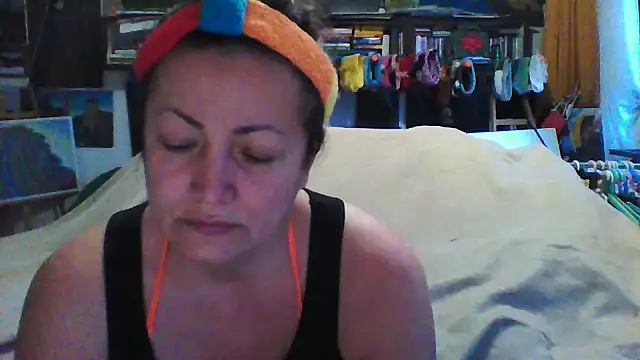 Snapshot of MariaAnaSunshine chatting on 11.26.25 MariaAnaSunshine online show from 11.26.25