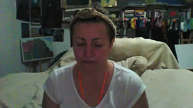 Snapshot of MariaAnaSunshine chatting on 11.28.25 MariaAnaSunshine online show from 11.28.25