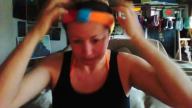 Snapshot of MariaAnaSunshine chatting on 11.30.25 MariaAnaSunshine online show from 11.30.25