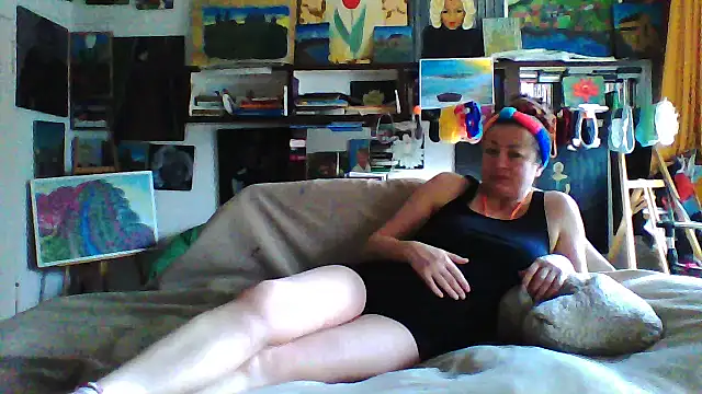 Snapshot of MariaAnaSunshine chatting on 12.01.25 MariaAnaSunshine online show from 12.01.25