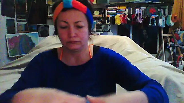 Snapshot of MariaAnaSunshine chatting on 12.05.25 MariaAnaSunshine online show from 12.05.25