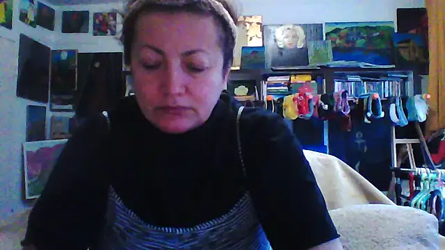 Snapshot of MariaAnaSunshine chatting on 12.18.25 MariaAnaSunshine online show from 12.18.25