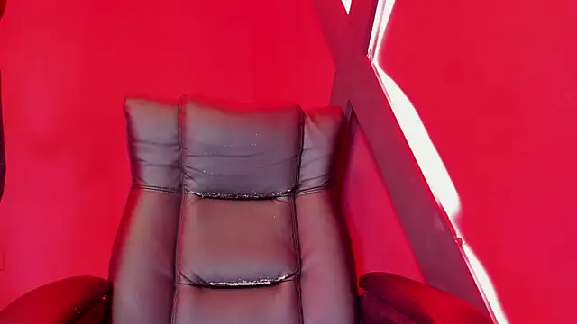 Snapshot of zoe_roux21 chatting on 01.12.25 zoe roux21 online show from 01.12.25