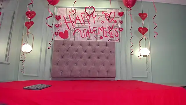 Snapshot of zoe_roux21 chatting on 02.12.25 zoe roux21 online show from 02.12.25