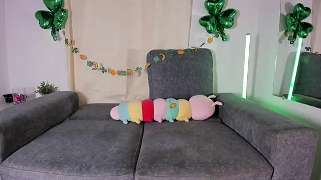 Snapshot of zoe_roux21 chatting on 03.18.25 zoe roux21 online show from 03.18.25