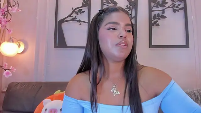 Snapshot of zoe_roux21 chatting on 10.01.25 zoe roux21 online show from 10.01.25