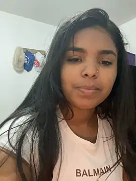 Snapshot of zoe_roux21 chatting on 10.20.25 zoe roux21 online show from 10.20.25