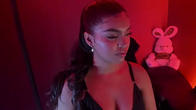 Snapshot of zoe_roux21 chatting on 10.29.25 zoe roux21 online show from 10.29.25