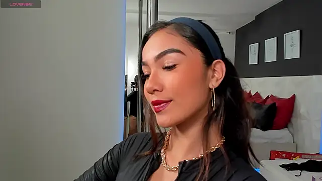 scarlet castro online show from 03.14.25