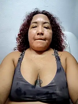 Snapshot of cougar_town chatting on 10.11.25 cougar town online show from 10.11.25