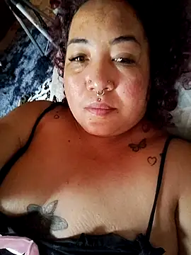 Snapshot of cougar_town chatting on 10.26.25 cougar town online show from 10.26.25