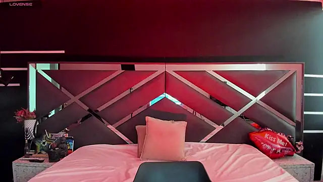 SexyNaf online show from 09.17.25