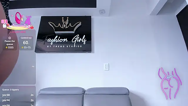 RoxyRoss  online show from 03.06.25