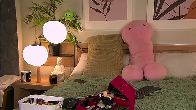 AshleyDouglas online show from 01.18.25