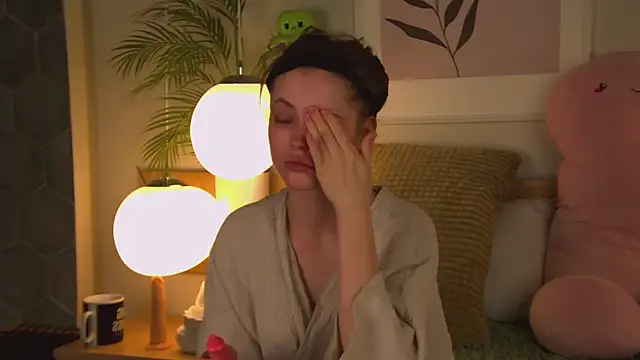 AshleyDouglas online show from 03.01.25