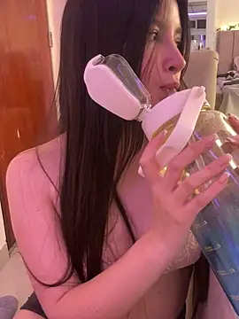 annaharper- online show from 12.05.25