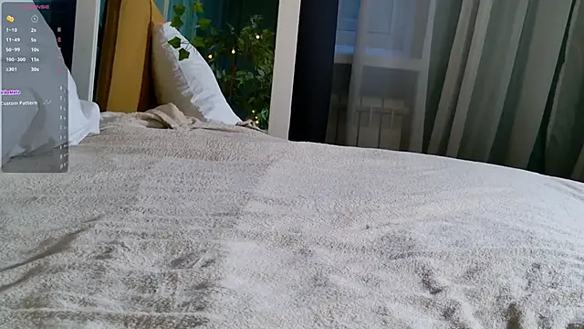 Snapshot of SunnyRisha chatting on 10.10.25 SunnyRisha online show from 10.10.25