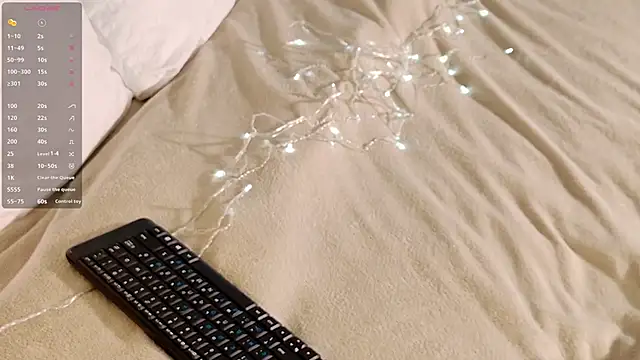 Snapshot of SunnyRisha chatting on 10.12.25 SunnyRisha online show from 10.12.25