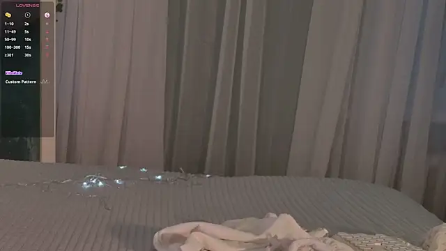 Snapshot of SunnyRisha chatting on 10.26.25 SunnyRisha online show from 10.26.25