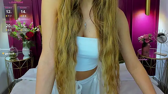 Snapshot of CherieDane chatting on 10.11.25 CherieDane online show from 10.11.25