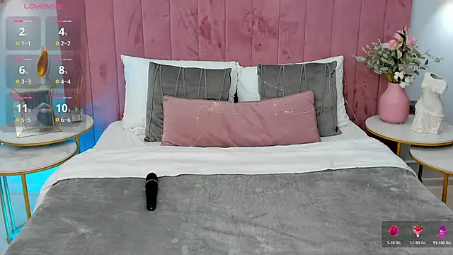 Snapshot of CherieDane chatting on 10.19.25 CherieDane online show from 10.19.25