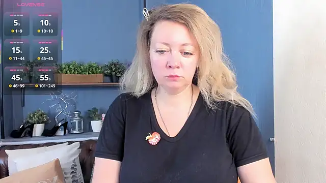 JesiaFoxi online show from 12.17.25