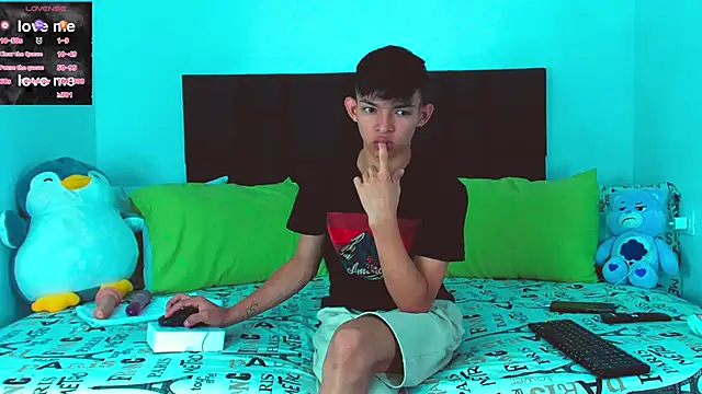 Snapshot of Tonny_twink_ chatting on 02.09.25 Tonny twink  online show from 02.09.25