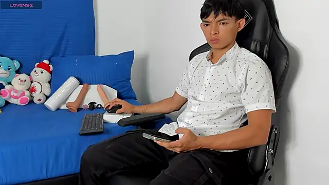 Tonny twink  online show from 04.19.26