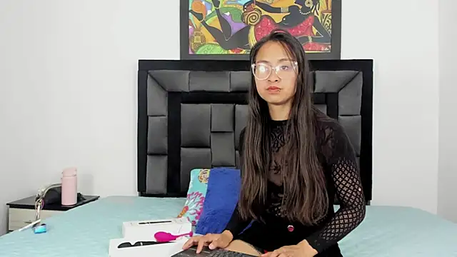 Snapshot of tatiana_valencia chatting on 12.23.24 tatiana valencia online show from 12.23.24