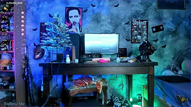 KuromiRacer  online show from 12.30.24