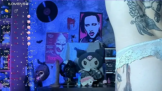 KuromiRacer  online show from 10.18.25