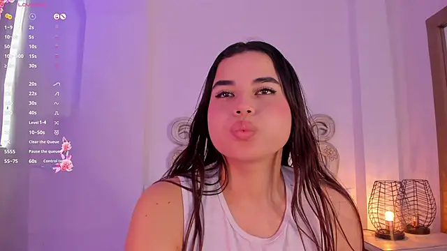 Snapshot of Victoria_vallejo_ chatting on 01.28.25 Victoria vallejo  online show from 01.28.25