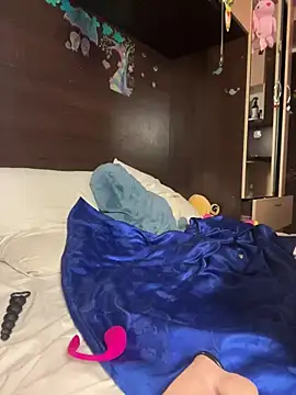 Snapshot of lonelycrystal chatting on 01.07.25 lonelycrystal online show from 01.07.25