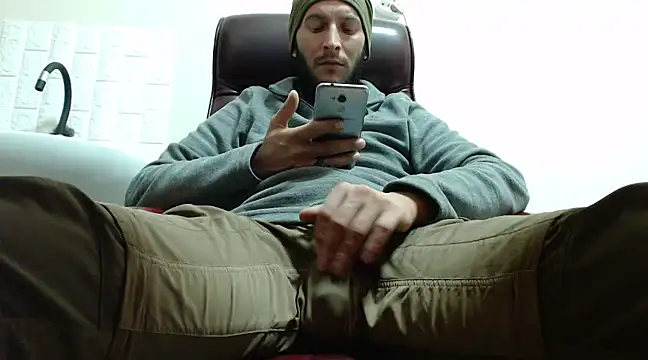 hardbigcock16 online show from 12.14.24