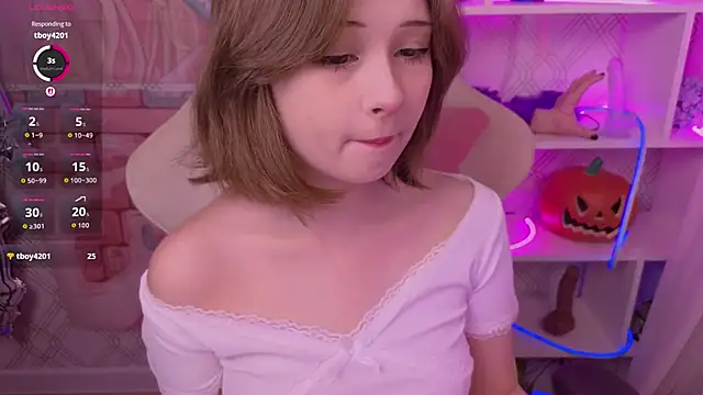 Snapshot of Mary_uw chatting on 10.23.25 Mary uw online show from 10.23.25