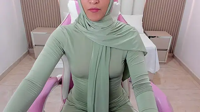 Snapshot of Hanaa_latif chatting on 02.06.25 Hanaa latif online show from 02.06.25